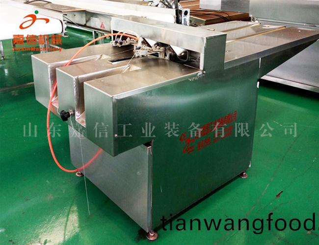 香腸(chang)紮(za)線(xian)機(jī)(ji)